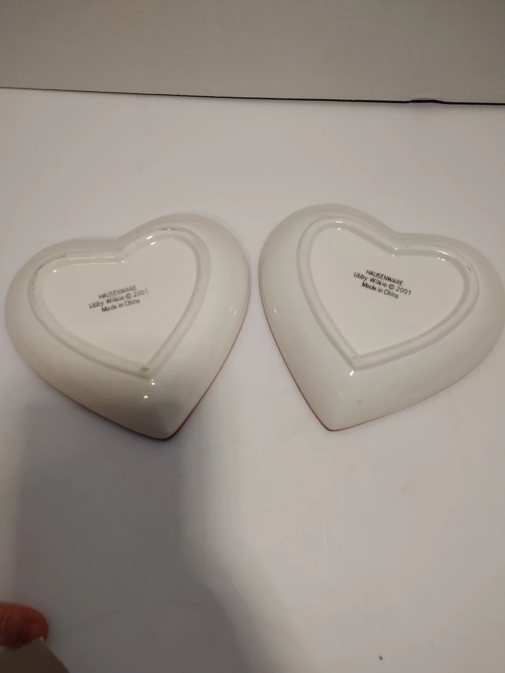 Set of 2 Hausenware Libby Wilkie 2001 Heart-Shaped Decorative Plates